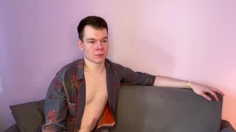 Julie and Thomas online show from March 28, 7:08 am