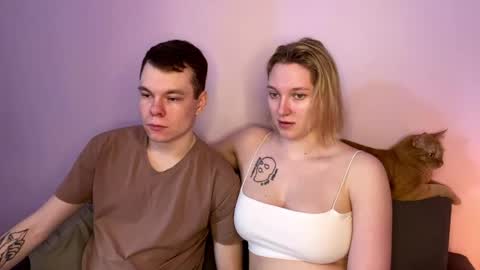 Julie and Thomas online show from March 29, 7:19 am