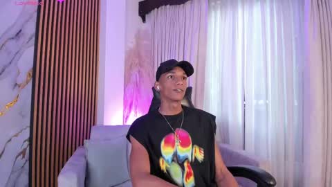 Snapshot of juliensaint_ chatting on September 18, 11:56 am Julien online show from September 18, 11:56 am