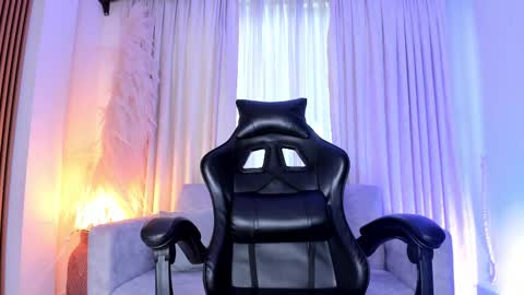 Snapshot of juliensaint_ chatting on September 24, 11:57 am Julien online show from September 24, 11:57 am