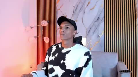 Snapshot of juliensaint_ chatting on October 3, 12:02 pm Julien online show from October 3, 12:02 pm