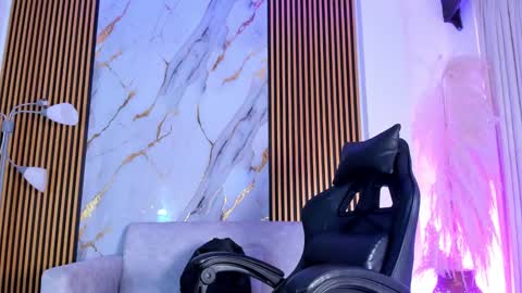 Snapshot of juliensaint_ chatting on October 13, 3:34 pm Julien online show from October 13, 3:34 pm