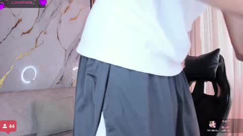 Snapshot of juliensaint_ chatting on October 29, 12:29 pm Julien online show from October 29, 12:29 pm