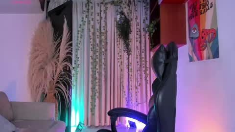 Julien online show from May 12, 11:18 am