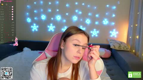 julieqt online show from January 19, 5:11 am