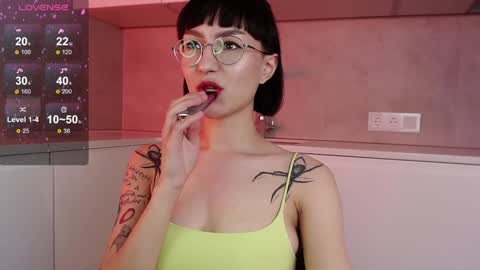 Snapshot of julierayls chatting on December 2, 7:36 am see u on Tuesday December 3 in 0200 UTC time turn on notifications so you dont miss me online show from December 2, 7:36 am