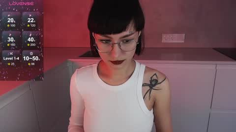 Snapshot of julierayls chatting on December 3, 6:59 am see u on Tuesday December 3 in 0200 UTC time turn on notifications so you dont miss me online show from December 3, 6:59 am