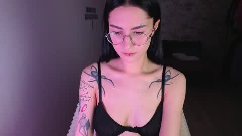 Snapshot of julierayls chatting on September 11, 2:50 pm see u on Tuesday December 3 in 0200 UTC time turn on notifications so you dont miss me online show from September 11, 2:50 pm