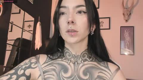 juliet_sourire online show from May 13, 3:53 pm