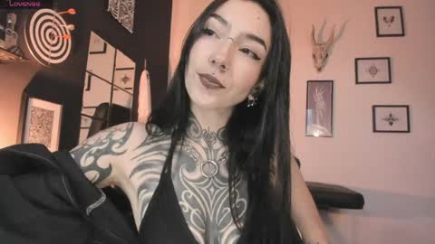 juliet_sourire online show from May 15, 1:51 pm