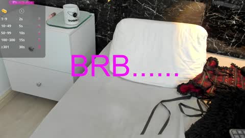 Snapshot of julieta__cooper chatting on December 7, 8:38 pm Juli online show from December 7, 8:38 pm