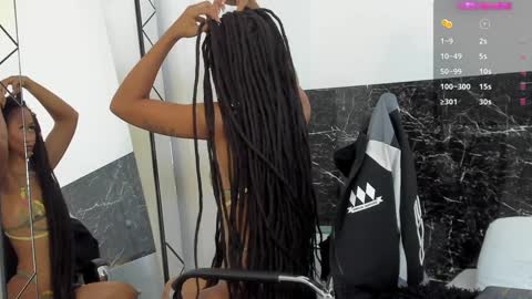 Snapshot of julieta__cooper chatting on December 16, 5:43 pm Juli online show from December 16, 5:43 pm