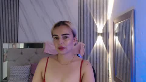 julieta__fox_ online show from May 5, 3:09 pm