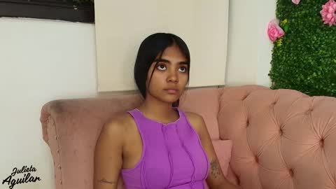 Snapshot of julieta_aguilar chatting on February 22, 7:12 pm Juli online show from February 22, 7:12 pm