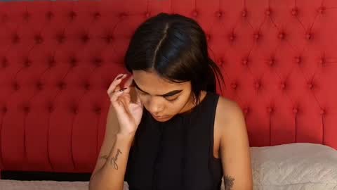 Snapshot of julieta_aguilar chatting on February 24, 7:23 pm Juli online show from February 24, 7:23 pm