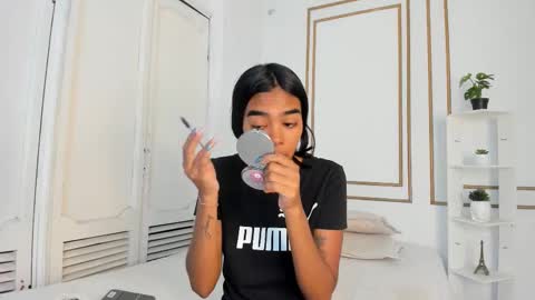 Snapshot of julieta_aguilar chatting on March 12, 7:09 pm Juli online show from March 12, 7:09 pm