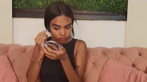 Snapshot of julieta_aguilar chatting on March 21, 7:06 pm Juli online show from March 21, 7:06 pm