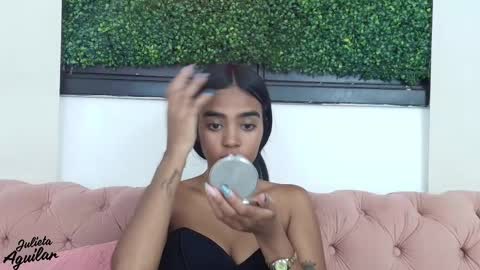 Snapshot of julieta_aguilar chatting on March 22, 7:17 pm Juli online show from March 22, 7:17 pm