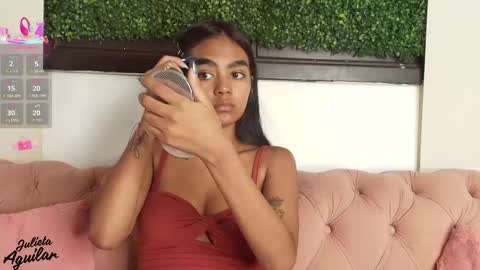 Snapshot of julieta_aguilar chatting on March 25, 7:31 pm Juli online show from March 25, 7:31 pm