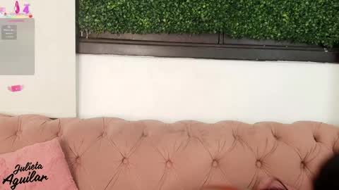 Snapshot of julieta_aguilar chatting on April 4, 7:00 pm Juli online show from April 4, 7:00 pm