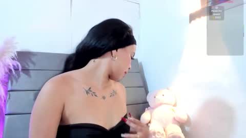 Snapshot of julieta_coopeer_ chatting on March 27, 10:26 am Julieta online show from March 27, 10:26 am