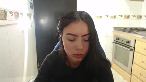 julieta_fn online show from April 1, 1:52 pm