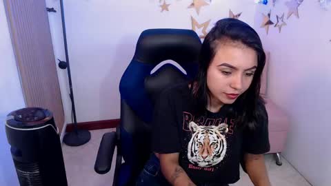 julieta_fn online show from April 28, 2:44 pm