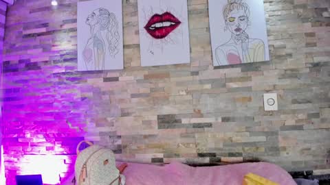 Snapshot of julieta_parker_ chatting on December 11, 10:06 pm Julieta online show from December 11, 10:06 pm