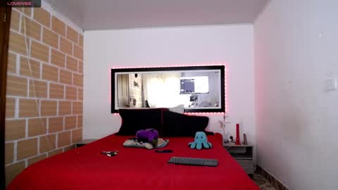 Julieta Rodriguez online show from September 20, 2:18 pm