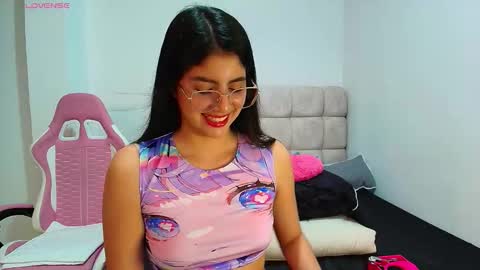 Snapshot of julieta_rose19 chatting on February 28, 12:00 am julieta_rose19 online show from February 28, 12:00 am