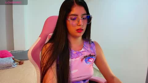 Snapshot of julieta_rose19 chatting on April 16, 12:33 am julieta_rose19 online show from April 16, 12:33 am