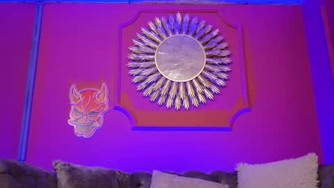  Julieta  online show from December 14, 11:59 am