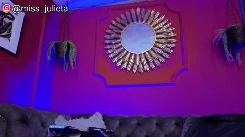  Julieta  online show from May 16, 11:42 am