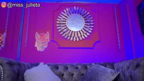  Julieta  online show from May 18, 11:38 am