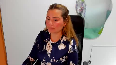 julieta_star69 online show from September 9, 7:57 pm