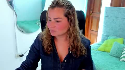 julieta_star69 online show from October 4, 7:45 pm