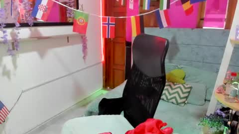 julieta_star69 online show from July 2, 7:09 pm