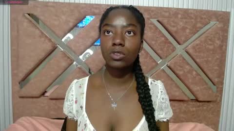 Snapshot of julieta_tayloor chatting on June 17, 3:31 am Julieta online show from June 17, 3:31 am