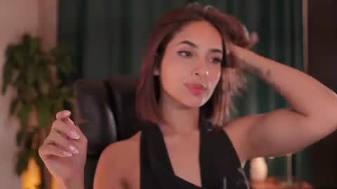 Snapshot of julieta_valencia chatting on July 10, 12:59 am julieta_valencia online show from July 10, 12:59 am
