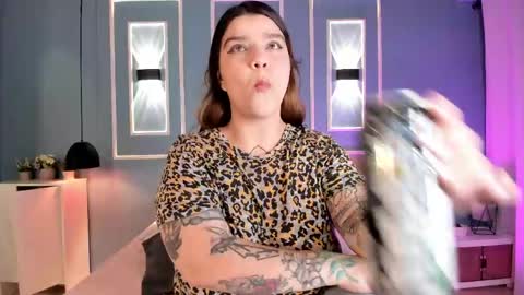 Snapshot of julieta_zc chatting on May 26, 3:46 am Julieta online show from May 26, 3:46 am