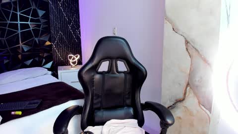 julietakane online show from March 30, 9:16 pm