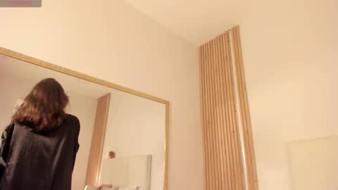 Juliana online show from October 25, 7:52 pm