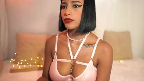 julietawinona online show from December 4, 10:07 pm