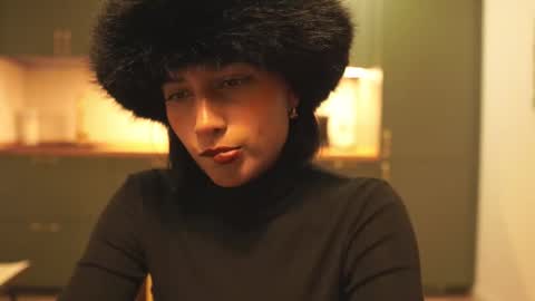 julietawinona online show from December 14, 5:40 pm