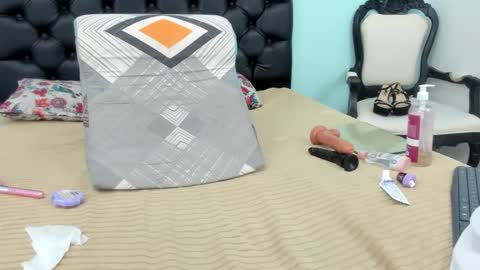 julieth_allen online show from October 11, 11:58 pm