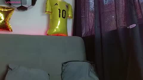 juliethamarquezz online show from June 23, 3:21 pm