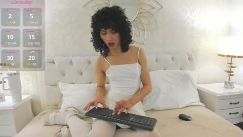 julietta    online show from May 14, 12:45 pm