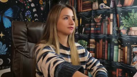 Snapshot of julietta__jackson chatting on December 13, 12:20 am Julietta Jackson online show from December 13, 12:20 am