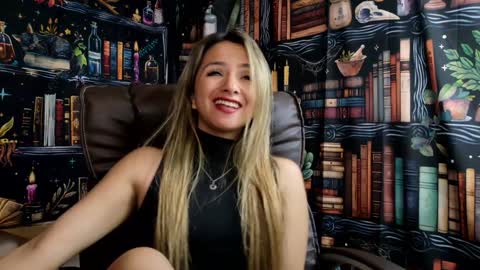 Snapshot of julietta__jackson chatting on December 23, 10:33 pm Julietta Jackson online show from December 23, 10:33 pm