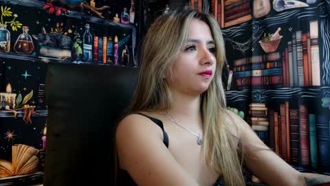 Snapshot of julietta__jackson chatting on December 27, 7:46 pm Julietta Jackson online show from December 27, 7:46 pm